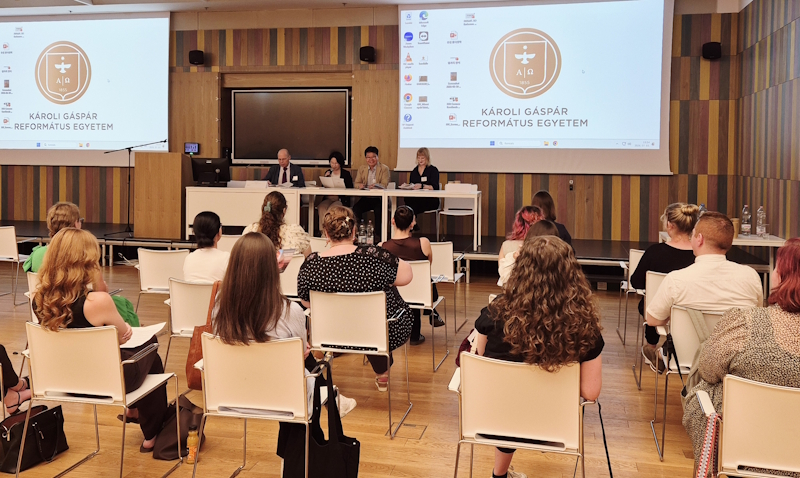 KRE Koreai Tanszékének konferenciájára - fotók