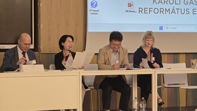 KRE Koreai Tanszékének konferenciájára - fotók